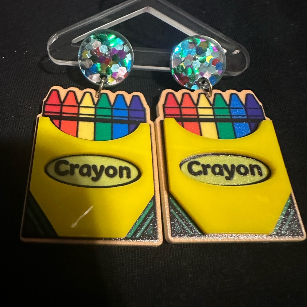 Box of crayon earrings (teaches edition )